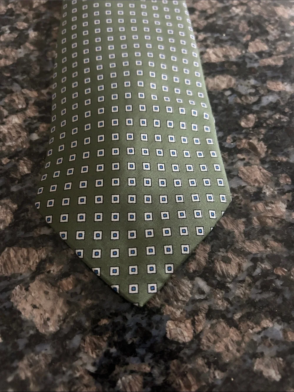 UOMO MADE IN ITALY OLIVE GREEN W SQUARE DOT PATTERN SILK TIE